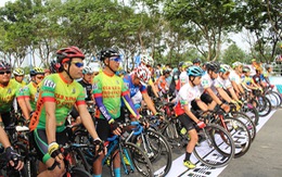 Nhiều VĐV tham gia giải Đua xe đạp mừng xuân Mậu Tuất 2018