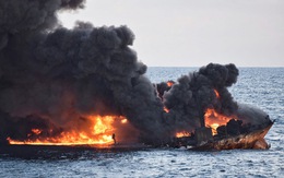 Chìm tàu chở dầu Iran: cháy lớn 10 ngày chưa dứt
