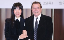 Cựu thủ tướng Đức tái hôn lần 5 với vợ trẻ Hàn Quốc