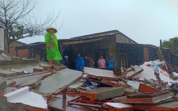 Triều cường đánh sập nhà dân ở Phú Yên