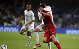Xem cầu thủ Yemen bịt mắt và cố truy cản Văn Đức dẫn đến phạt 11m