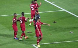 AFC điều tra vụ cầu thủ Qatar bị ném giày tới tấp