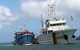 Tàu cá Việt Nam giả cả biển số tàu Malaysia đánh bắt cá trái phép