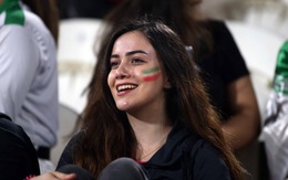 Ngắm những cô gái Iran xinh đẹp trong chiến thắng '5 sao' trước Yemen