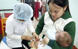 Hướng dẫn theo dõi trẻ sau tiêm vắc xin mới ComBE Five