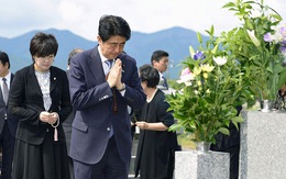 Thủ tướng Nhật thề trước mộ cha sẽ ký hòa ước với Nga