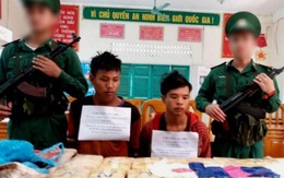 Hai thanh niên Lào 'xách tay' 100.000 viên ma túy vào Việt Nam