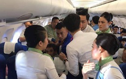 Hành khách co giật, cắn lưỡi trên máy bay được bác sĩ cứu