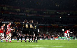 Pepe với 2 cú sút phạt siêu đẳng cứu Arsenal khỏi bẽ mặt ở sân Emirates