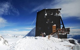 Khách sạn lơ lửng chín tầng mây ở nơi cao nhất châu Âu