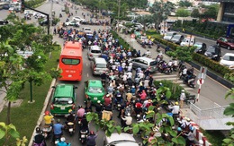 Cấm ôtô dừng và đậu từ ngã tư Hàng Xanh đến cầu Sài Gòn