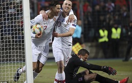 'Cướp công' đồng đội để ghi bàn, Ronaldo bị người hâm mộ 'ném đá'