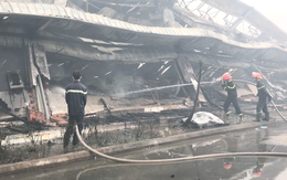 Video: Cháy 10.000m² nhà xưởng tại Công ty may Nhà Bè - Sóc Trăng