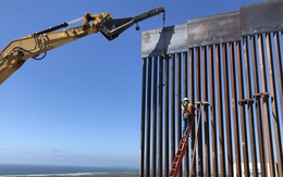 Tường biên giới Mỹ bị cưa chớp nhoáng
