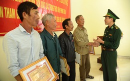 Quảng Nam khen thưởng người dân vụ nhặt 26 bánh ma túy dạt biển