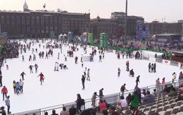Sân trượt băng nhân tạo miễn phí lớn nhất thế giới rộng trên 4.000m2