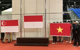 Cột cờ bị hỏng khiến lễ trao huy chương vàng cho wushu Việt Nam bị hoãn