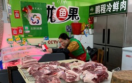 Trung Quốc rã đông hơn 100.000 tấn thịt heo trước Tết Nguyên đán