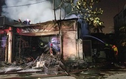 Cháy cửa hàng trong đêm, người dân phá cửa cứu 5 người mắc kẹt