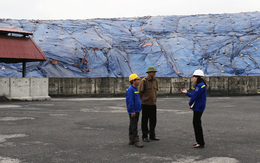 Tạm giữ hình sự nhóm bảo vệ trộm 140 tấn than tại Quảng Ninh