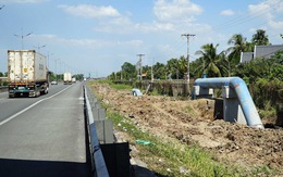 Lắp ống cấp nước trong hành lang đường cao tốc: Lợi trước mắt, hại về sau