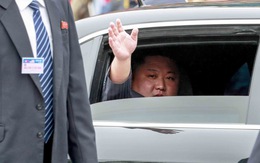 Nhìn từ cái vẫy tay chào của Chủ tịch Triều Tiên ở Việt Nam