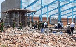 Sập bức tường hơn 300m2 đang xây, 6 công nhân thiệt mạng