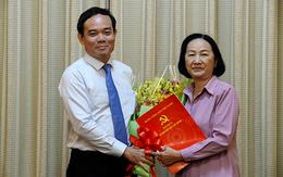 Phó chủ tịch HĐND TP.HCM Trương Thị Ánh nhận quyết định nghỉ hưu