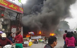 Hỏa hoạn thiêu rụi 3 căn nhà ở gần ga Dụ Nghĩa, Hải Phòng