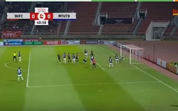 Muangthong United thua nhưng báo Thái chấm Văn Lâm điểm cao nhất