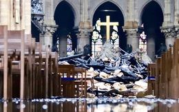 Khung cảnh 'nhói lòng' bên trong nhà thờ Đức Bà Paris sau hỏa hoạn