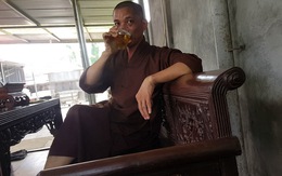 Trụ trì chùa Trung Hành phải sám hối vì dọa thả chó cắn phật tử và uống bia