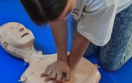 Scotland dạy học sinh hồi sức tim phổi để cứu người
