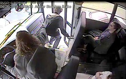 Nam sinh thoát chết trong gang tấc nhờ nữ tài xế xe buýt nhanh tay