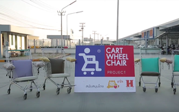 Chế xe đẩy hàng siêu thị thành 'xe lăn' cho người già