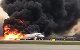 Tai nạn máy bay Sukhoi gây thương vong cao do hành khách cố lấy hành lý?