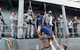 Trung Quốc nói tàu cá nước này bị '7-8 tàu Philippines bao vây'