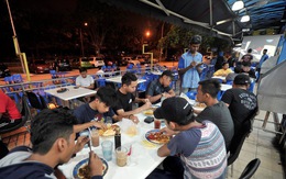 Ở Malaysia, hút thuốc trong quán ăn bị phạt đến 56 triệu đồng