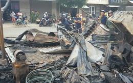 Lâm Đồng cháy lớn thiêu rụi 12 kiôt tại chợ Liên Nghĩa