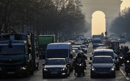 Nắng nóng quá, Pháp cấm xe hơi cũ chạy trên đường
