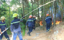 Flycam cháy rừng thông ở Hồng Lĩnh, di dời khẩn cấp nhiều hộ dân
