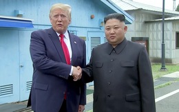 Ông Trump bước qua biên giới gặp chủ tịch Kim Jong Un