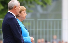Bà Merkel run rẩy bất thường lần thứ 3 trong một tháng