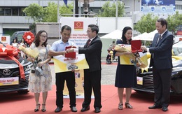 Trao thưởng chương trình 'Mua ống nhựa Hoa Sen - Trúng ôtô Camry'