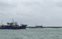 Vụ tàu chở dầu chìm ở đảo Phú Quý: Đã hút được khoảng 2.000 lít ra khỏi tàu
