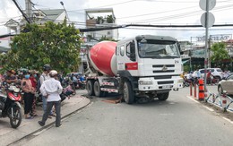 Xe trộn bêtông chạy giờ cấm, cán chết phụ nữ đi xe máy