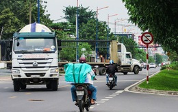 Tai nạn chực chờ trên đường song hành xa lộ Hà Nội