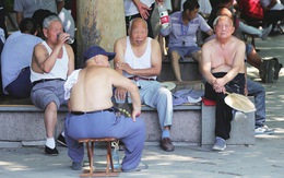 Tế Nam yêu cầu đàn ông không 'bikini Bắc Kinh', hở bụng, lòi rốn