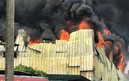 Cháy lớn tại Khu công nghiệp Sài Đồng gần Aeon Mall Long Biên