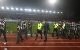 Video toàn cảnh vụ cầu thủ Thái Lan ngừng thi đấu phản đối trọng tài